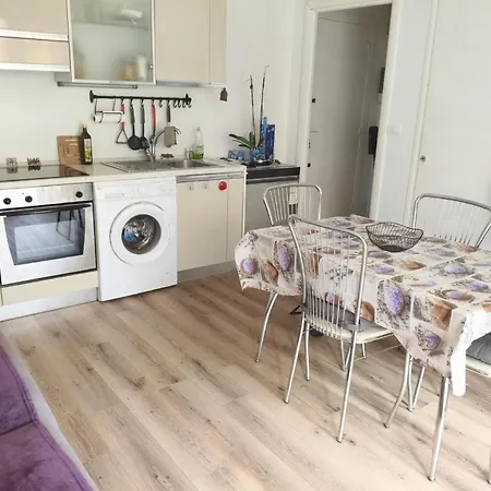Laura Apartman *
